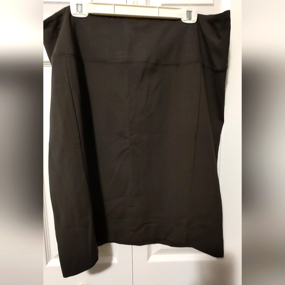 Marla Wynne Pencil Skirt. NWT